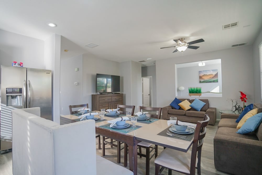 2400SqFt House 6beds 3bath Pool table BBQ