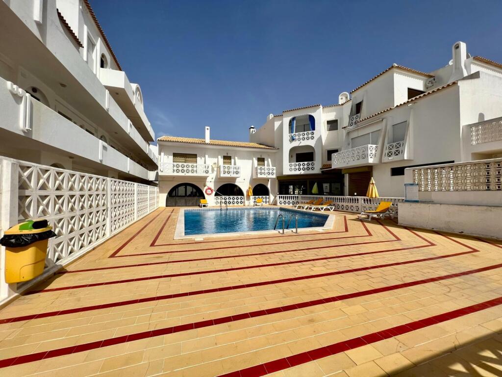 Albufeira Central 3 With Pool by Homing - last minute hotel in Albufeira