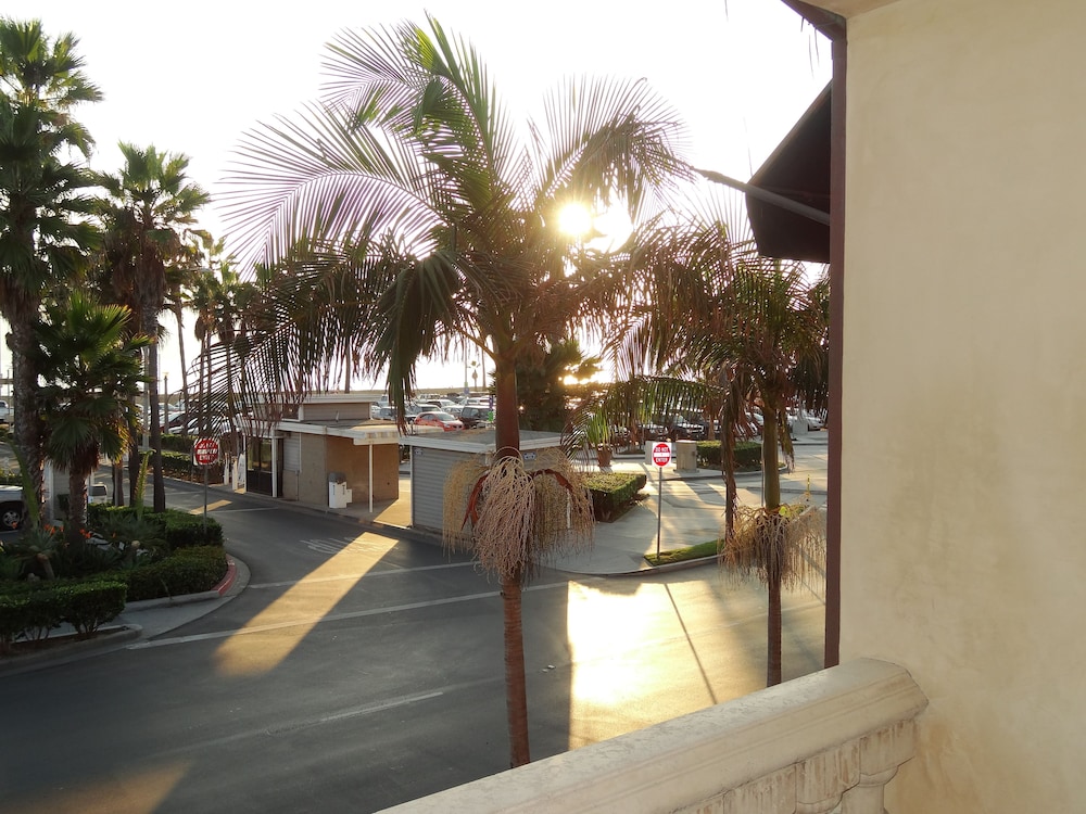 Balboa Inn On the Beach - photo 21