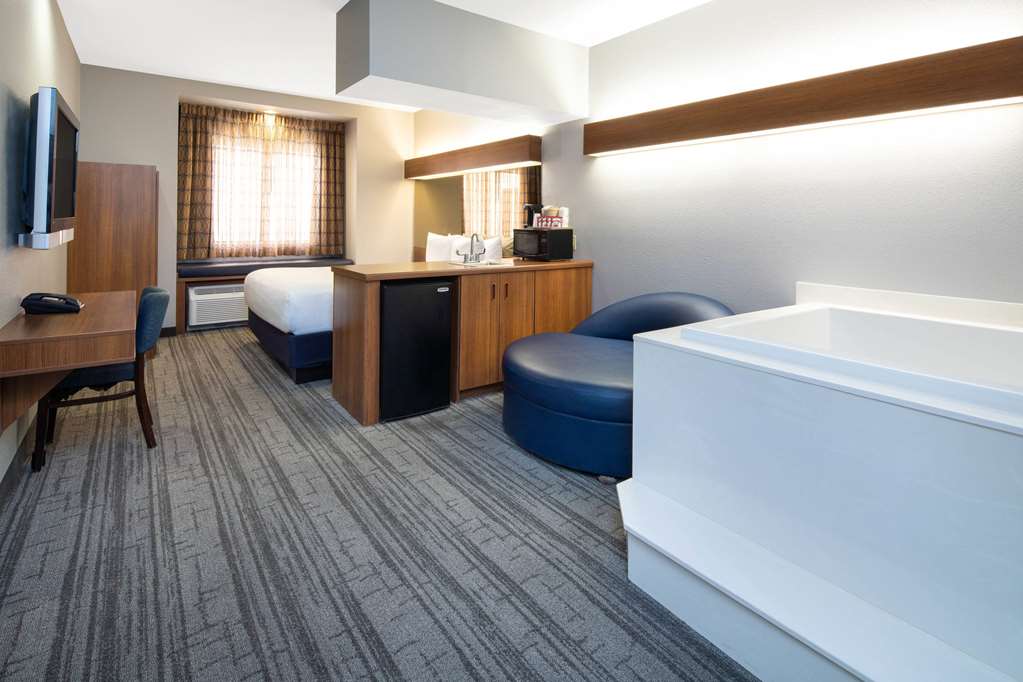 Baymont by Wyndham Las Vegas South Strip - photo 14