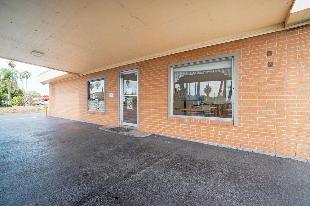 Vali Ho Motel By OYO Weslaco Mercedes - photo 42