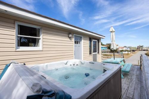Hot Tub Walk to Beach and Dog Friendly in Kill Devil Hills, United States