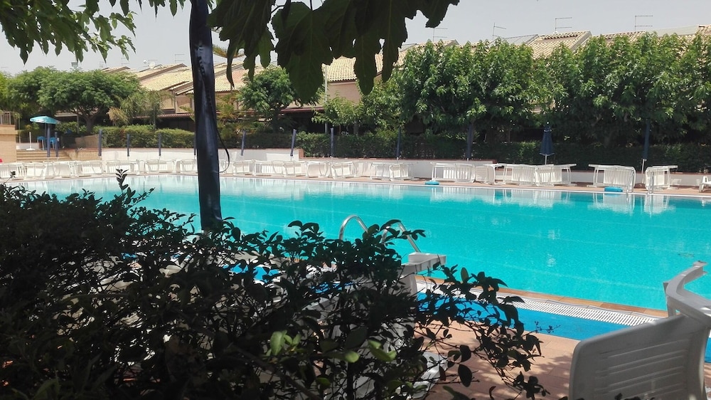 Riviera Village — hotel in Butera