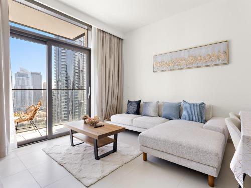 New Elegance at Burj Crown downtown Balcony & View — 4-Star Luxury Hotel in Dubai, United Arab Emirates