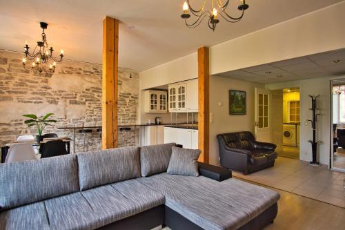 Dream Stay Old Town Church View Apartment with Sauna