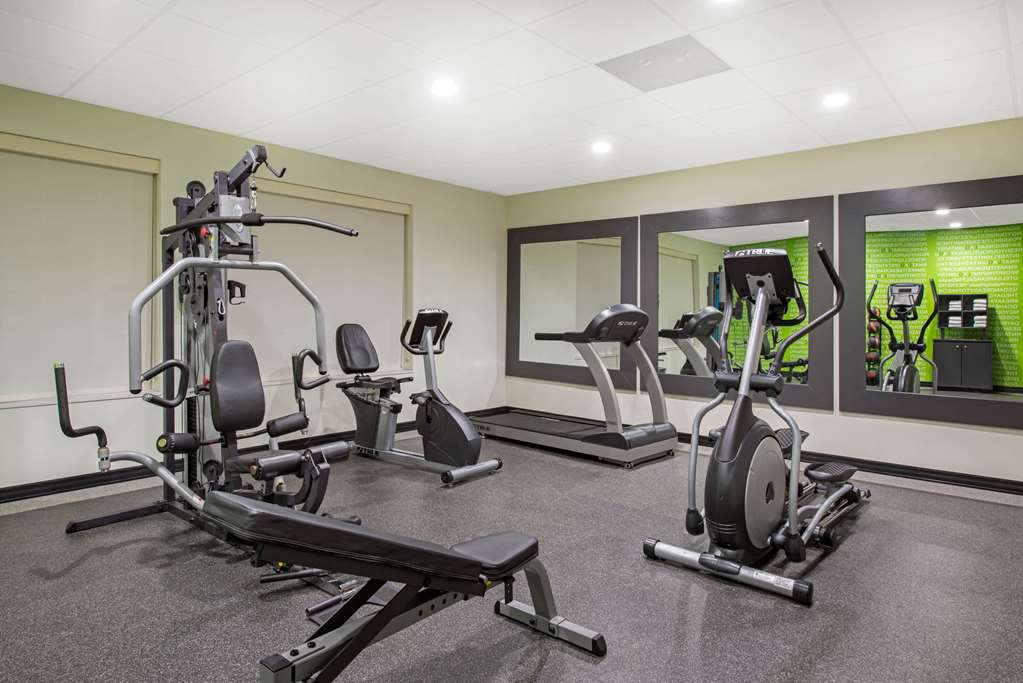 La Quinta Inn & Suites by Wyndham Lake Charles Westlake - photo 8