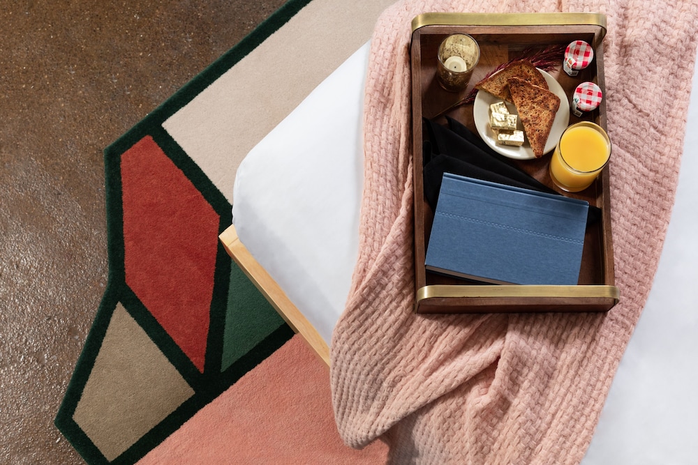 Canvas Hotel Dallas - photo 4