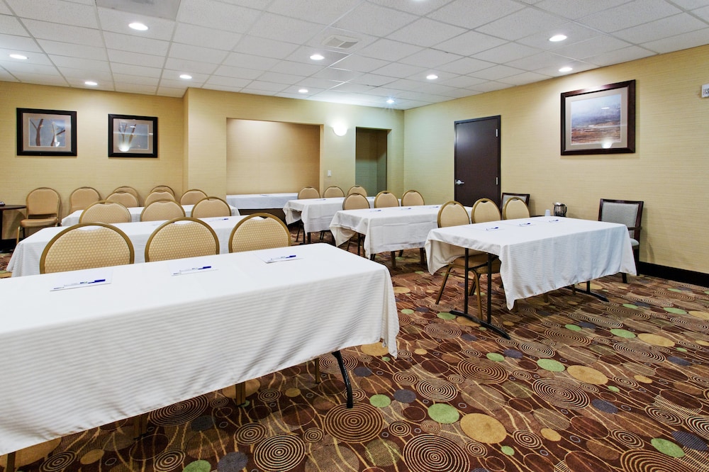 Holiday Inn Express Benicia by IHG - photo 28