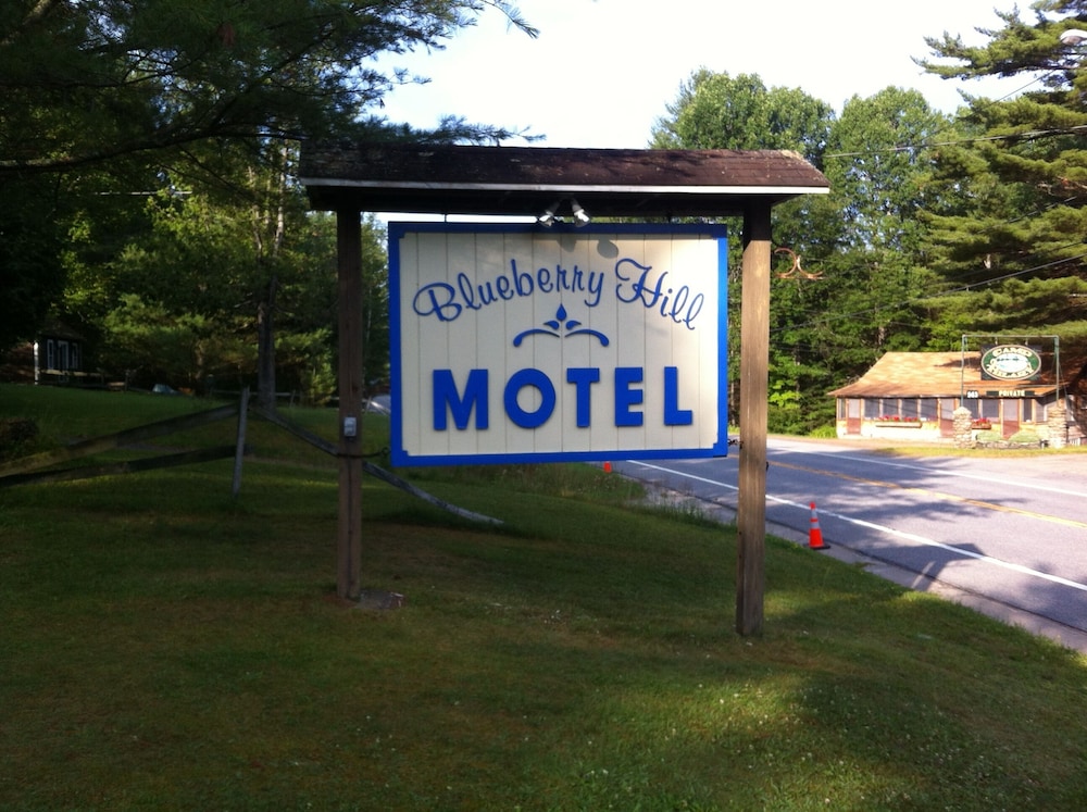 Blueberry Hill Motel in Long Lake, United States