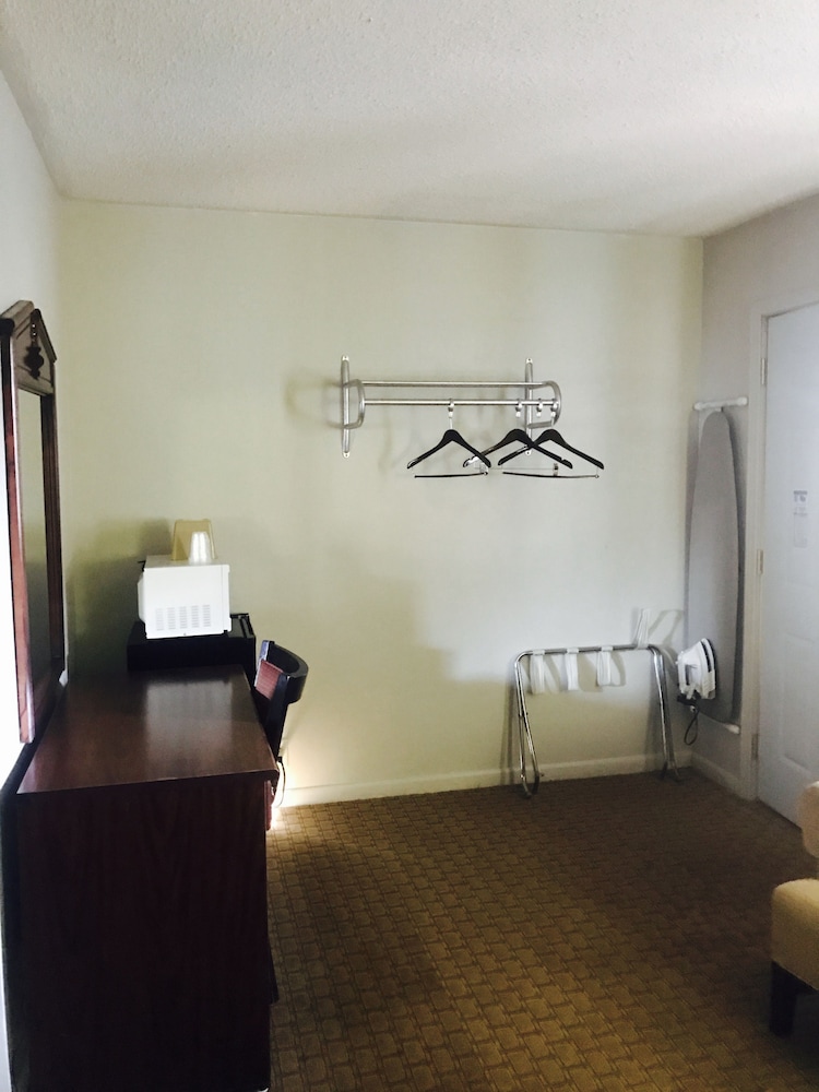 Gas Lite Motel - photo 39