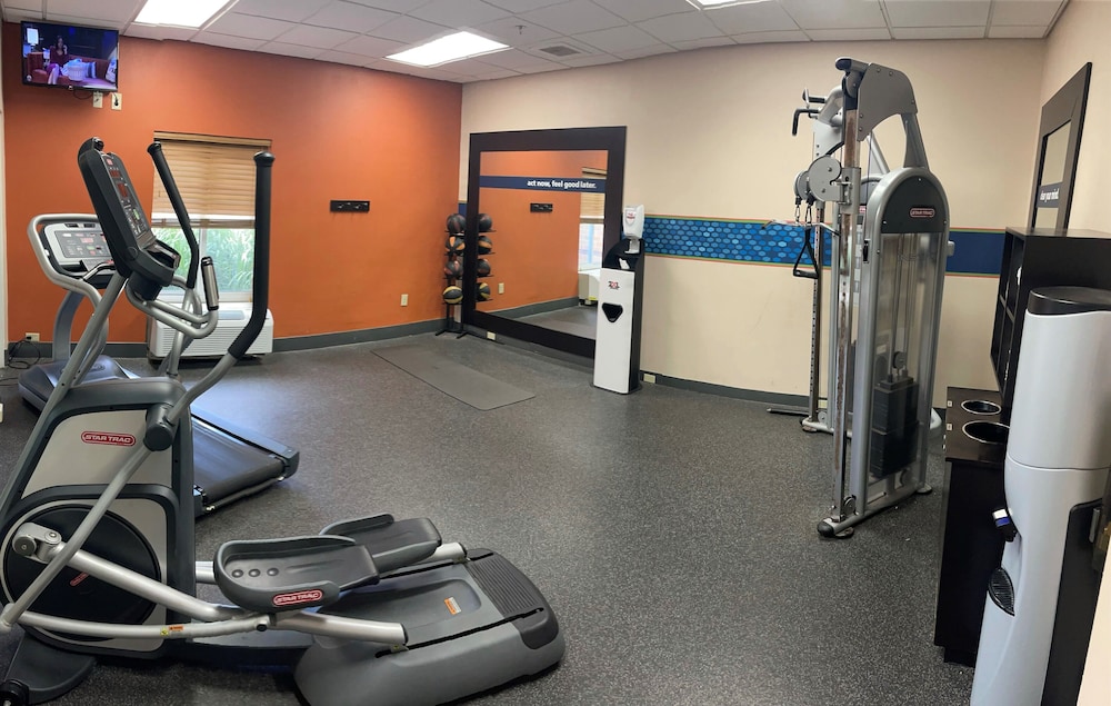 Hampton Inn & Suites Scottsburg - photo 21