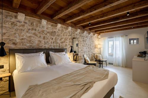 Modern Stone House luxury suites in Dubrovnik Old Town — 4-Star Luxury Hotel in Dubrovnik, Croatia