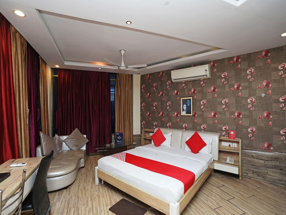Oyo 28439 Skylark Hotel — hotel in Diamond Harbour