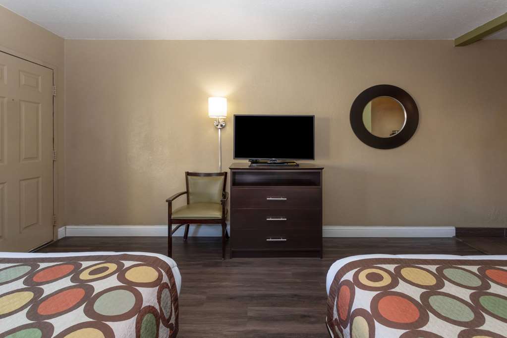 Super 8 by Wyndham Conference Center NAU Downtown - photo 27
