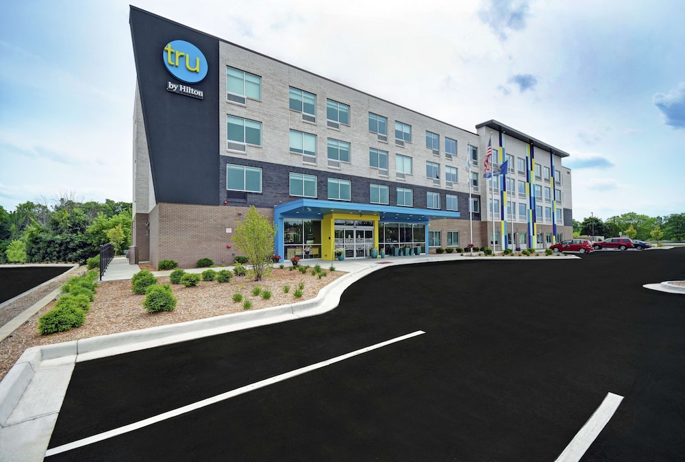 Tru by Hilton Grand Rapids Airport - featured photo