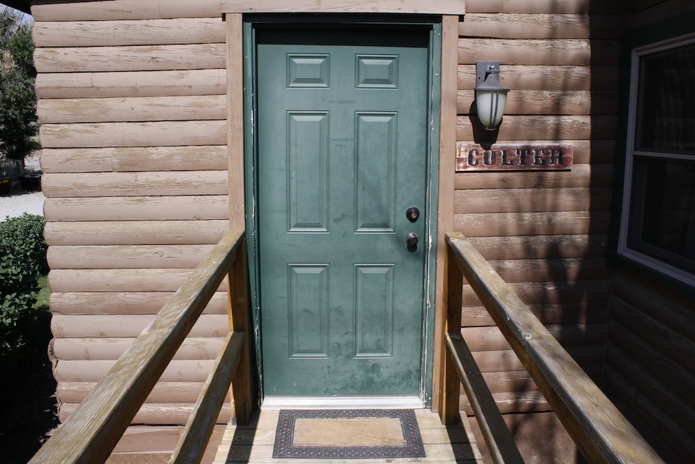 The Historic Wapiti Lodge - photo 36