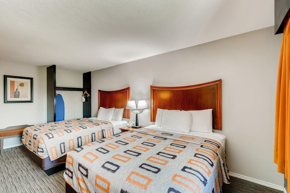 Orangewood Inn & Suites Midtown - photo 16