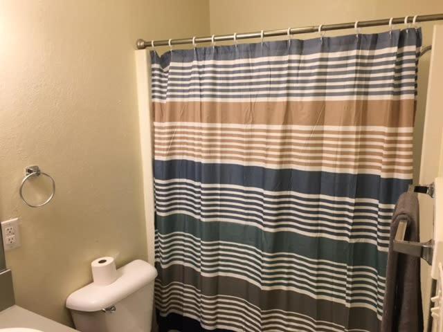 Simple 1 bedroom unit upstairs close to Fort Sill — 4-Star Luxury Hotel in Lawton, United States