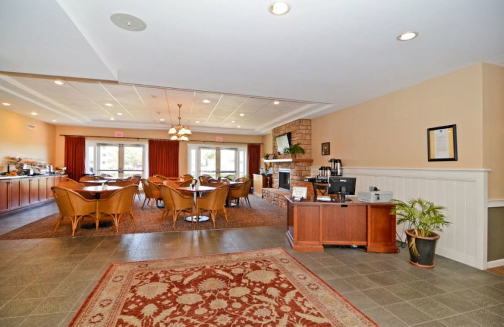 Rivertide Suites Hotel - photo 23