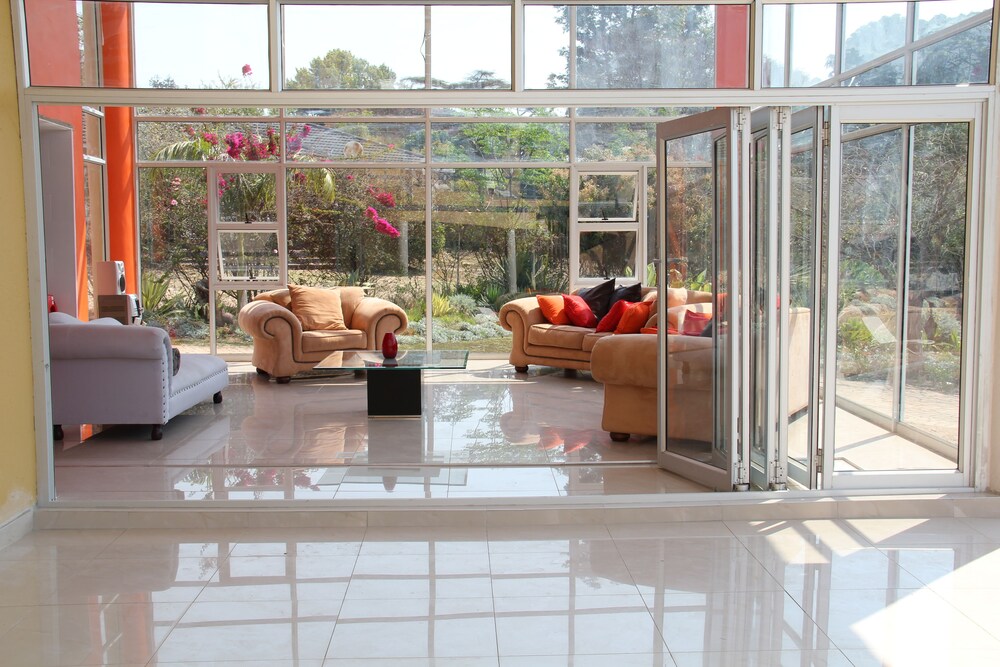 Borrowdale Ground Floor with Poolview — 4-Star Luxury Hotel in Harare, Zimbabwe