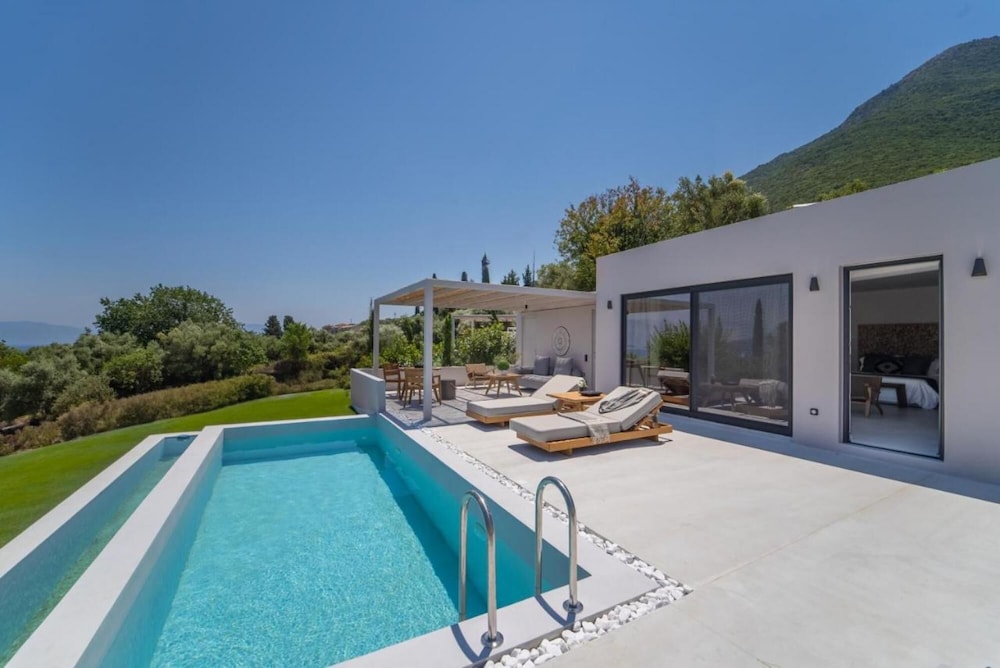 Cavalier Suites Nikiana Lefkada AV Properties — 4-Star Luxury Hotel in Lefkada, Greece