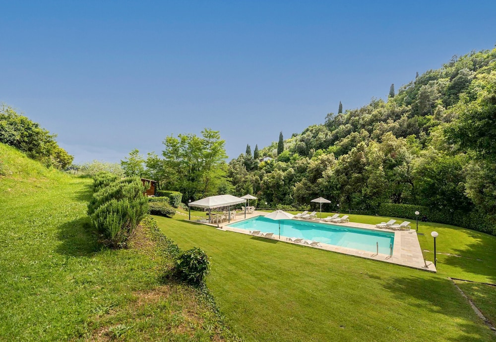 Loro 4 With Shared Pool And Tennis Loro Ciuffenna — hotel in Loro Ciuffenna
