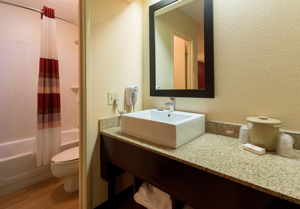 Red Roof Inn Washington PA - photo 24