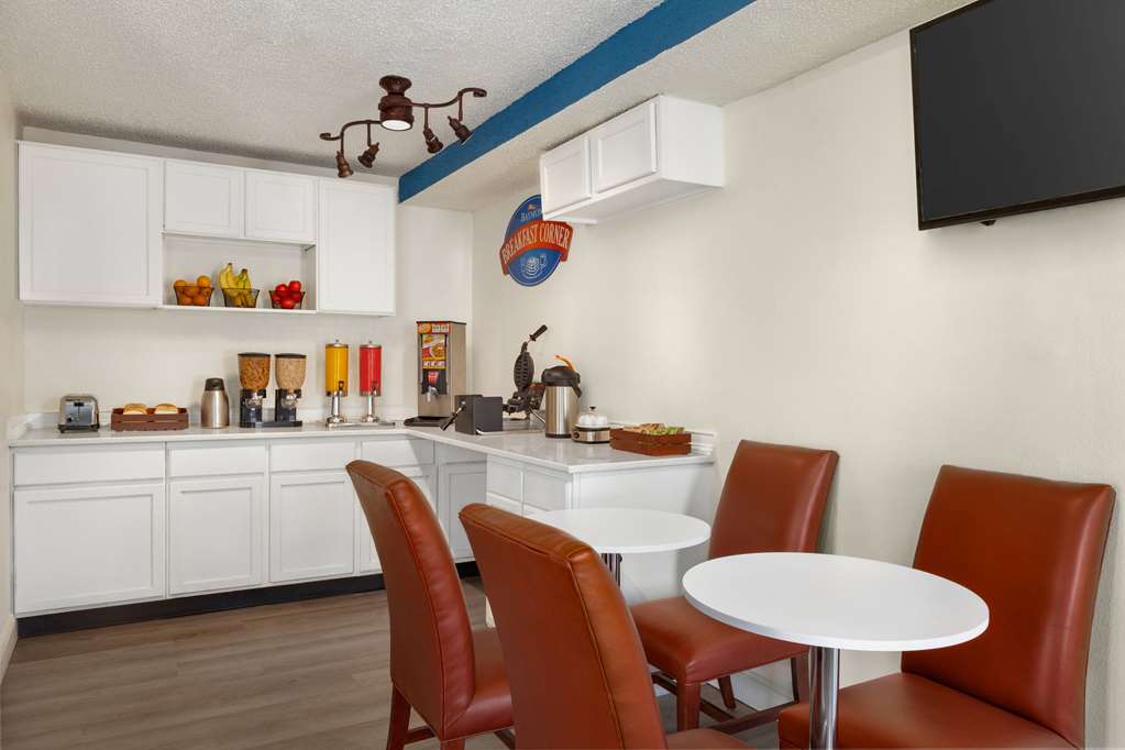 Baymont by Wyndham Hutchinson - photo 24