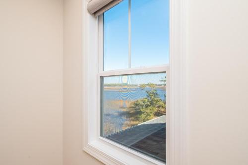 Intracoastal Views by Oak Island Accommodations - photo 17