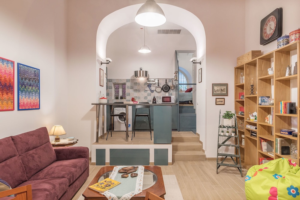 Monti Artistic Flat — 4-Star Luxury Hotel in Rome, Italy