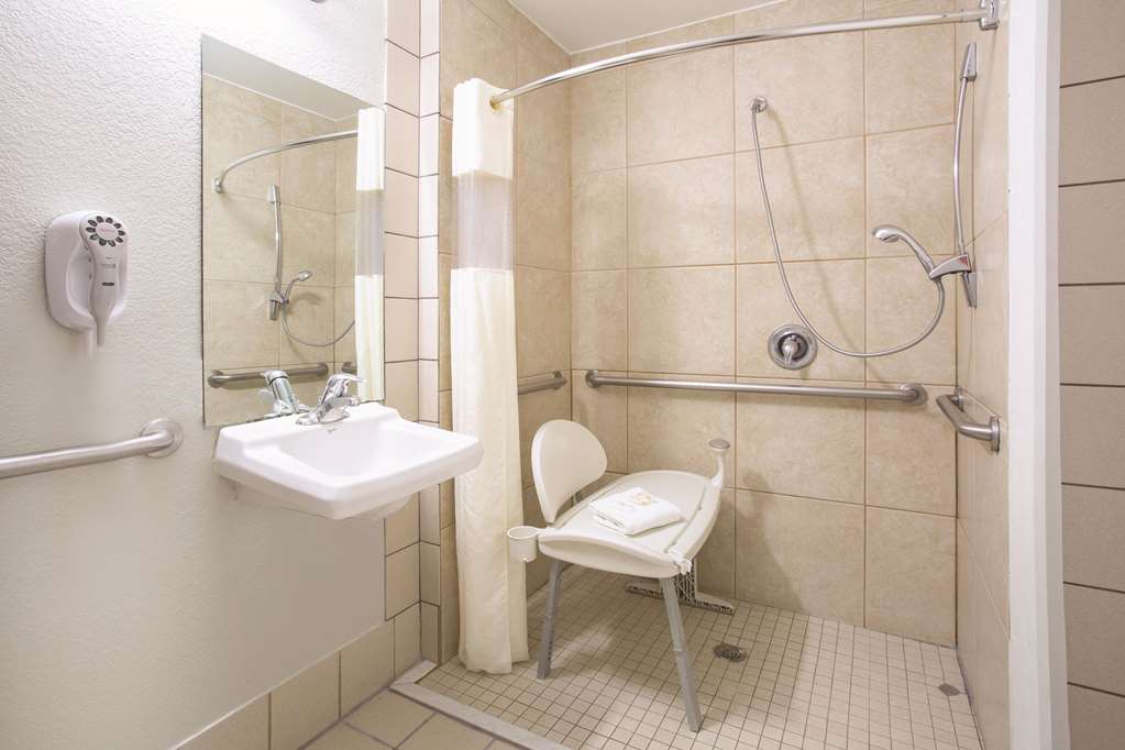 La Quinta Inn & Suites by Wyndham Gallup - photo 24