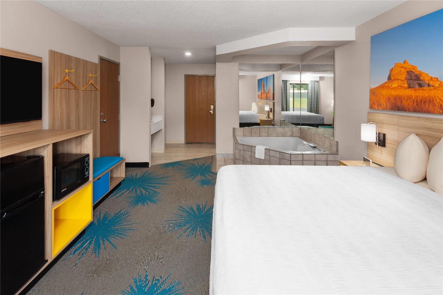 Days Inn by Wyndham Eagle River - photo 17
