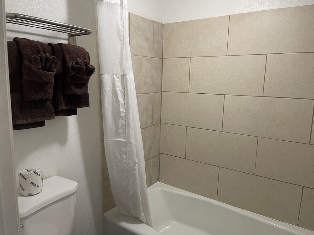 Hotel Eastin Atchison - photo 12