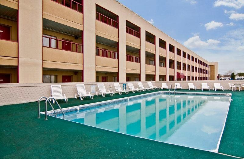 Americas Best Value Inn - carbon neutral hotel in Hancock