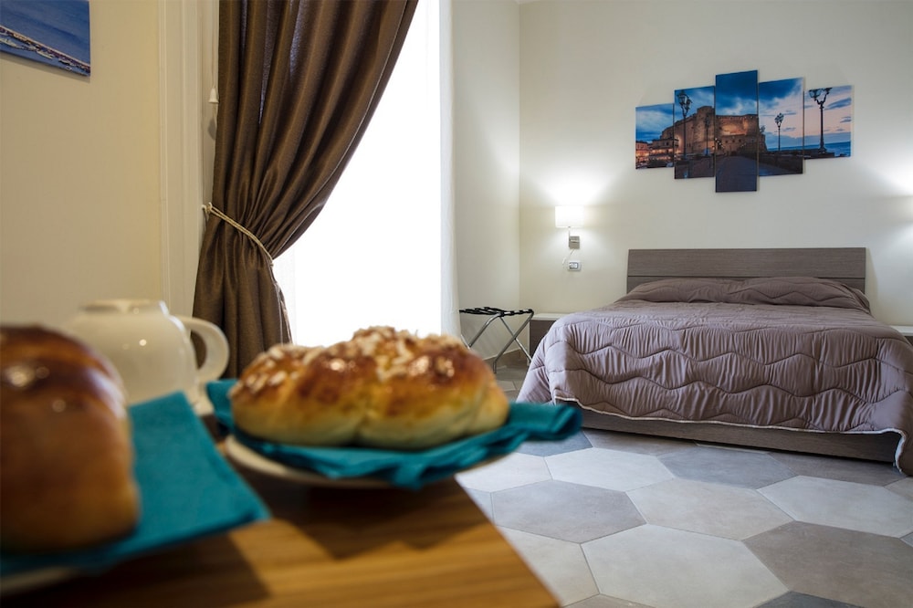 B&B La Dimora Del Conte — 4-Star Luxury Hotel in Naples, Italy