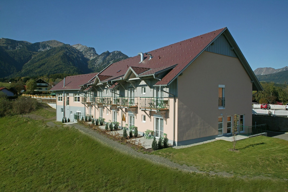 Landhotel Reitingblick — hotel in Trofaiach