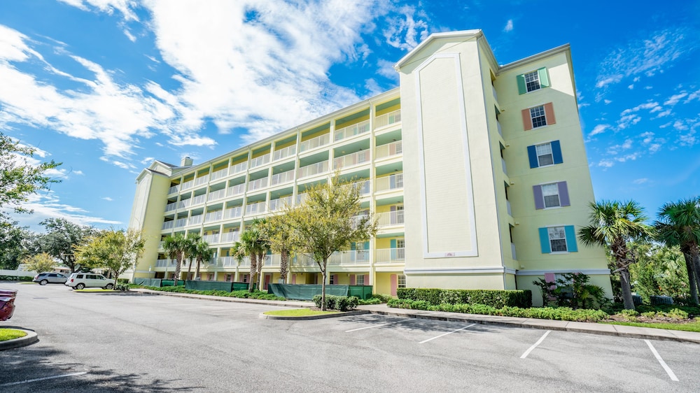 Barefoot Suites — 4-Star Luxury Hotel in Kissimmee, United States