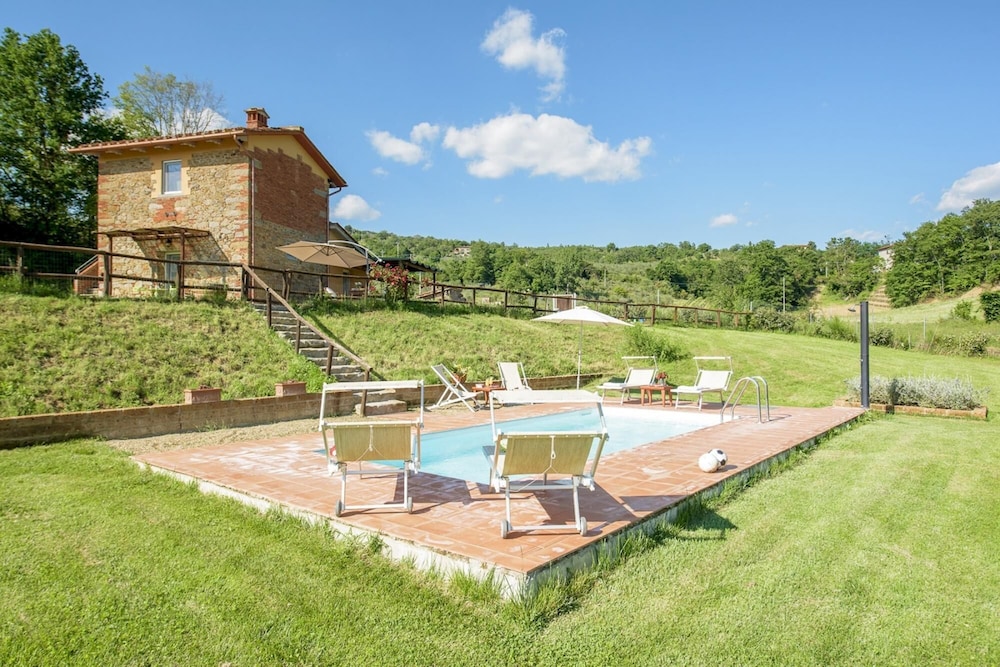 Casale Vite 4 - carbon neutral hotel in Terranuova Bracciolini