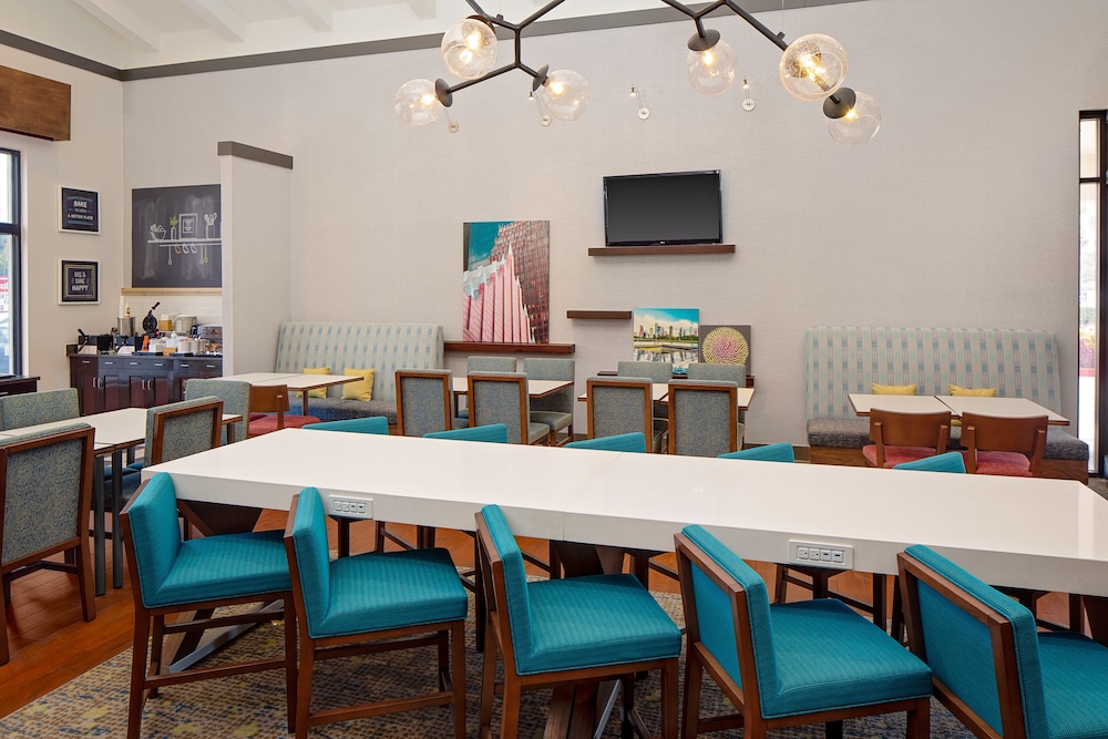 Hampton Inn & Suites Houston Medical Center NRG Park - photo 6
