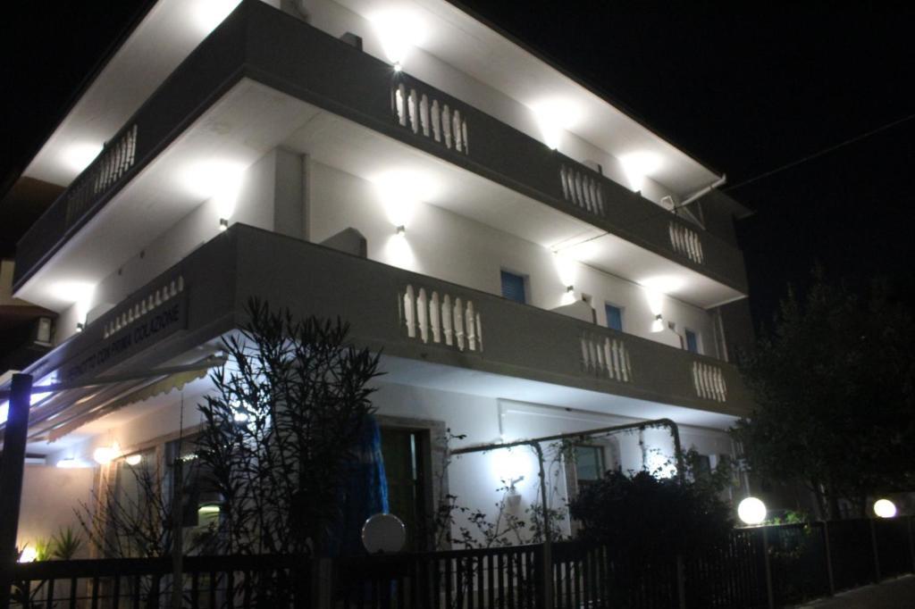 Hotel Tuo Mare Silvi — Silvi