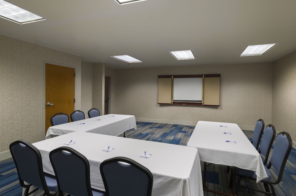 Holiday Inn Express Hershey Harrisburg Area by IHG - photo 70