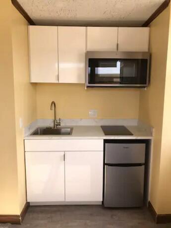 Hotel Phillips Hotel - photo 12