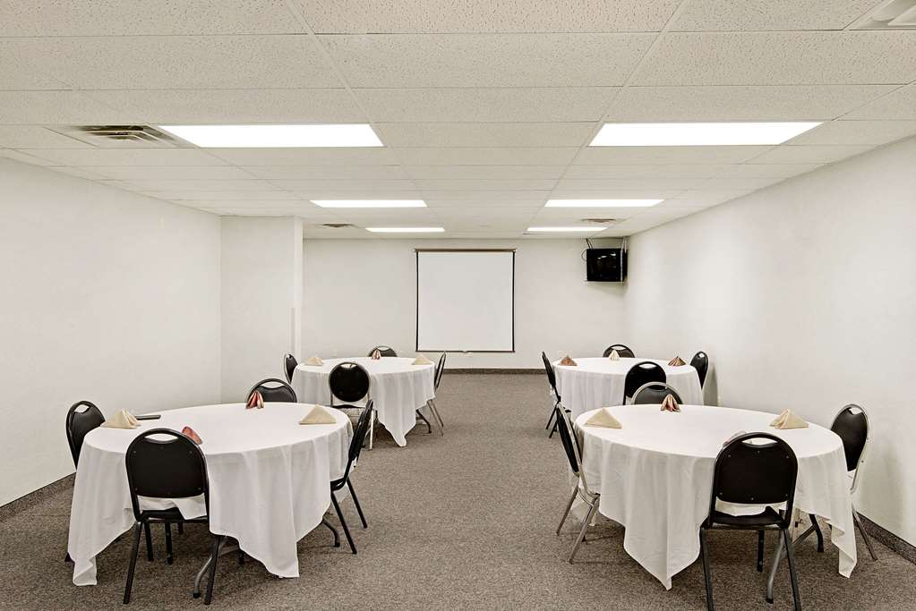 Days Inn by Wyndham Lisbon - photo 15