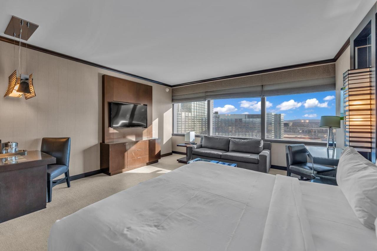 Vdara Studio Suite 011 Pool View Free Valet Parking