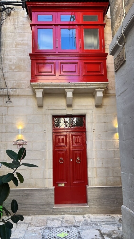 Dar Barbara Duplex 1 Double Bed Maltese style House — 4-Star Luxury Hotel in Cospicua, Malta