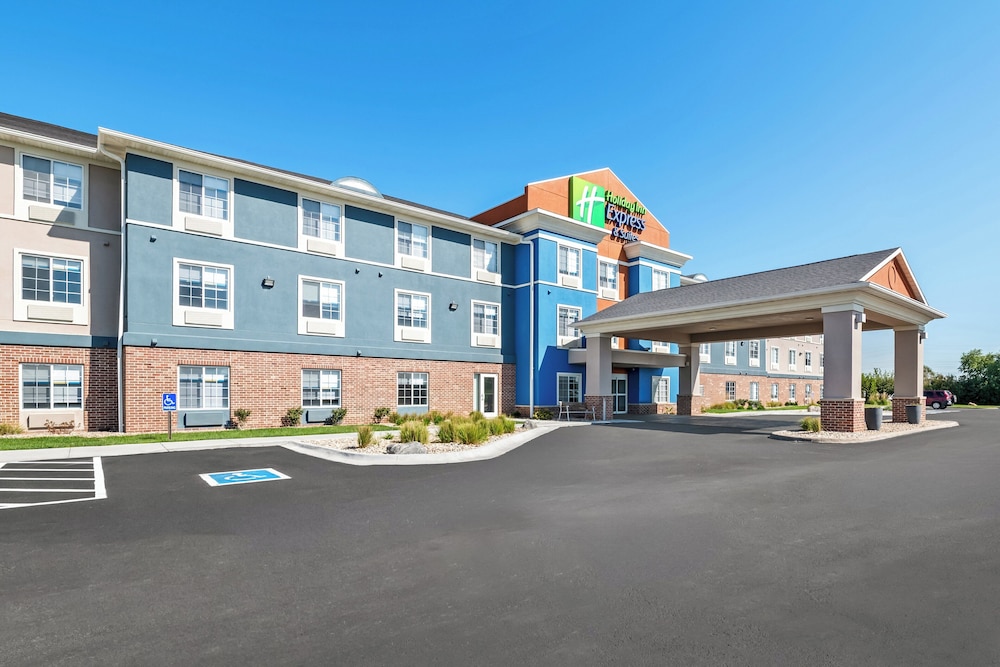 Holiday Inn Express Hotel & Suites Council Bluffs Conv Ctr by IHG - carbon neutral hotel in Council Bluffs