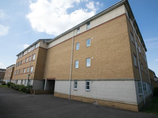 Lakeside Crystal Apartment 9226480 — West Thurrock