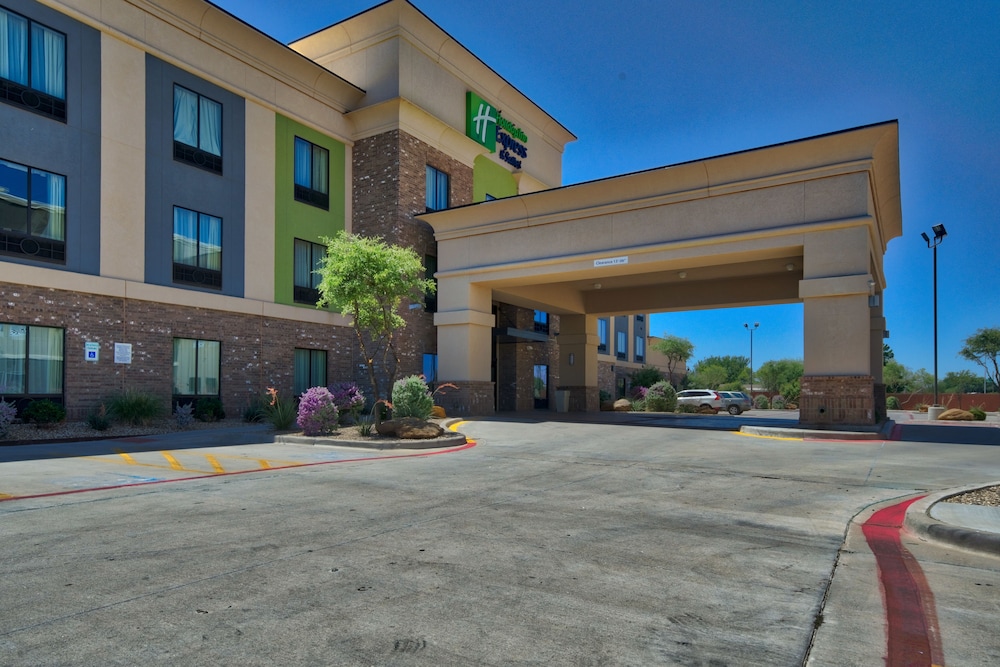 Holiday Inn Express Hotel & Suites Lubbock South by IHG - photo 35