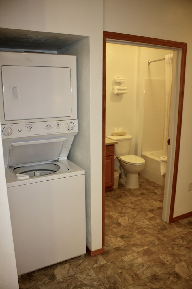 Juneau Hotel - photo 18