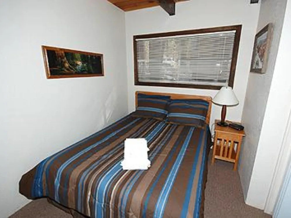 1360 Knoll Lane - photo 3